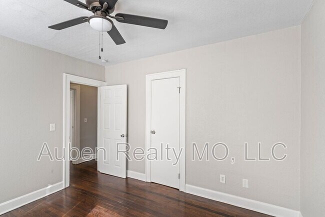 Building Photo - 5342 Park Ave