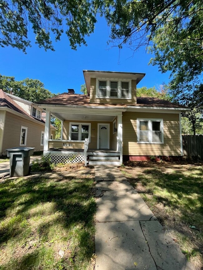 Building Photo - 1415 Neosho St