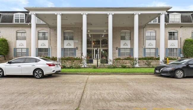 Building Photo - 2601 Bellefontaine
