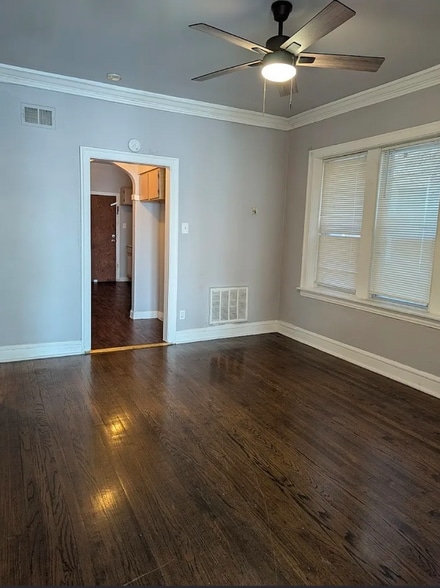 Building Photo - 7545 S May St