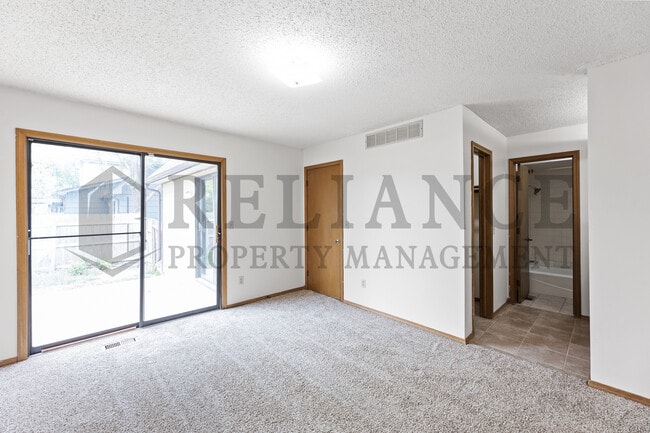 Building Photo - 1518 S Todd Pl