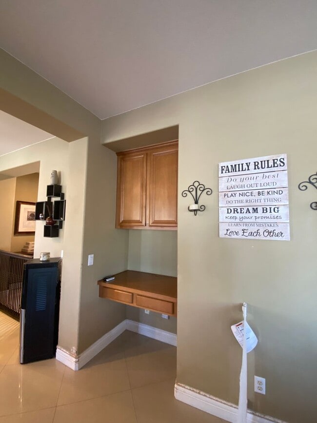 Building Photo - 14660 Meadowsweet Dr