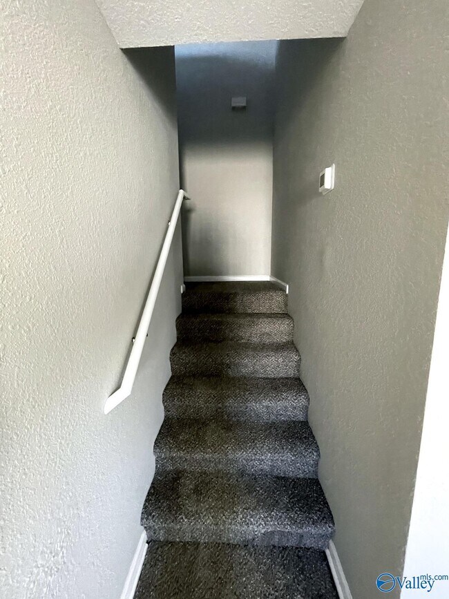 Building Photo - 228 Whitestone Dr NE