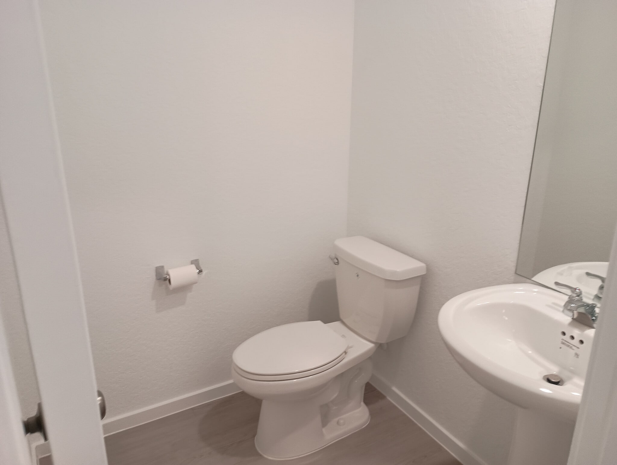 Building Photo - Room in House on Noir Ln