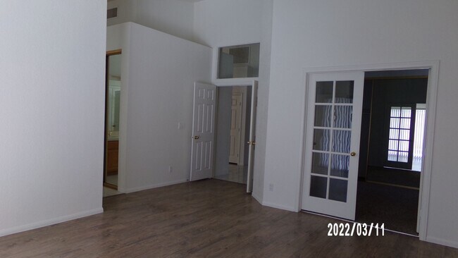 Building Photo - 252 Paseo Del Lago Cir