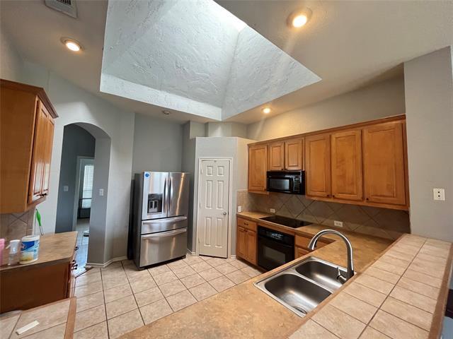 Building Photo - 5524 Glenview Ln