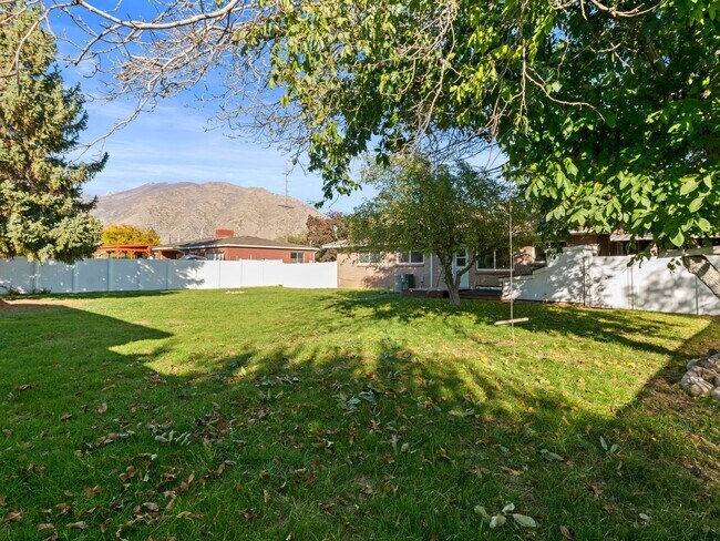 Building Photo - Beautiful home for rent!