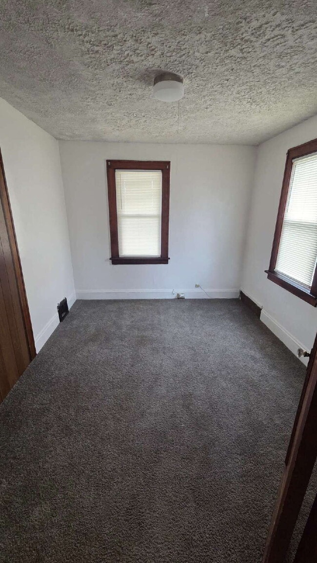 Building Photo - "3-Bed Comfort, Style & Nearby Recreation!"