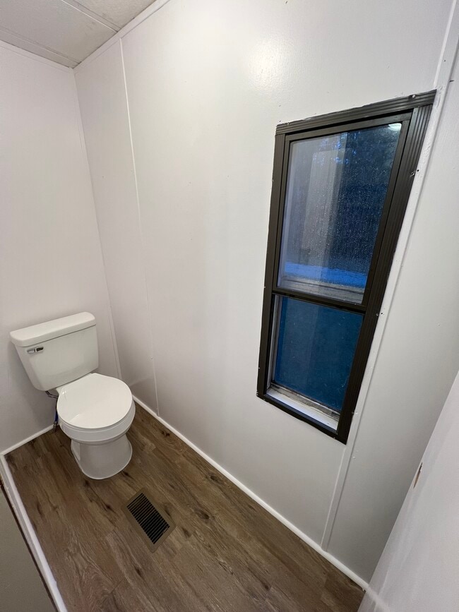 Building Photo - Magnolia #07