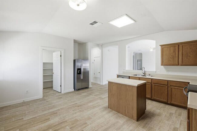 Building Photo - 3357 Pioneer Crossing Dr