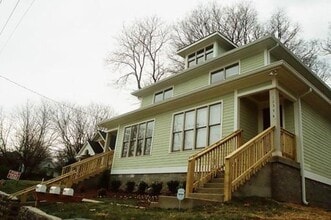 Building Photo - 1037