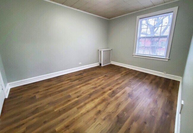 Building Photo - 695 Vernon Ave