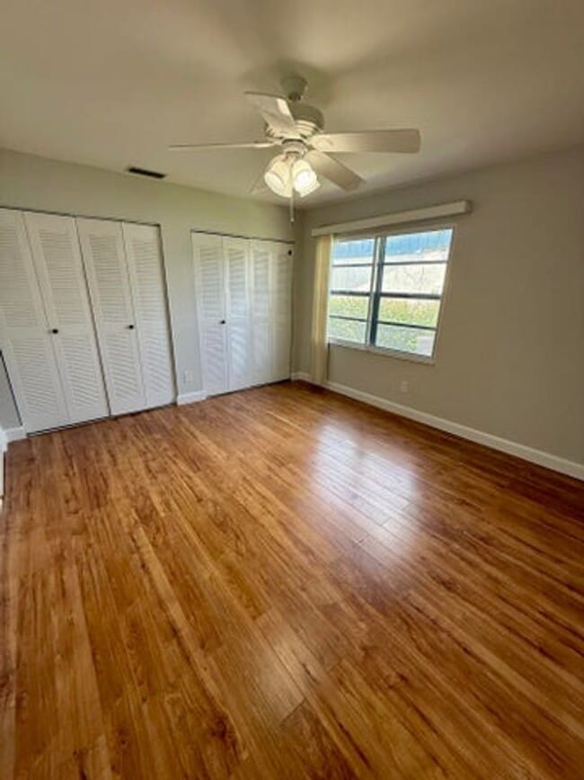 Building Photo - 1204 Timberlane Cir