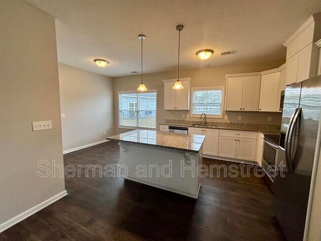 Building Photo - 4017 Pensacola Way