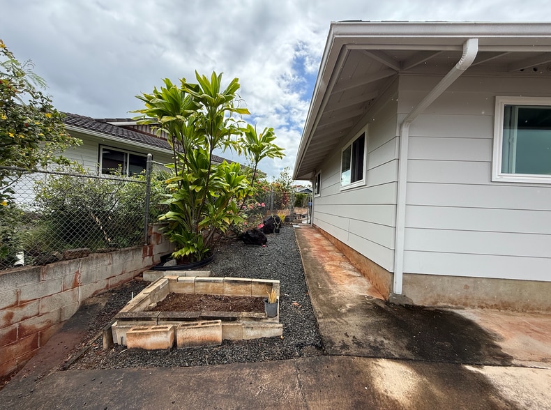 Building Photo - 98-460 Puaapiki St
