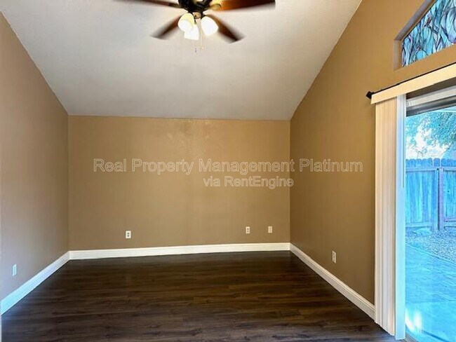 Building Photo - 6215 N McCaffrey Ave