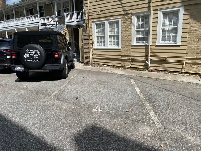 Building Photo - 1 Bedroom 1 Bath Furnished Condo in Harles...