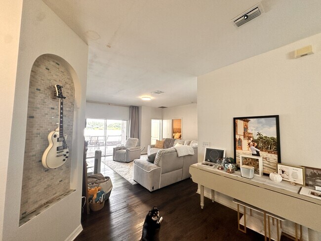 Building Photo - 4226 Waterside Pointe Cir