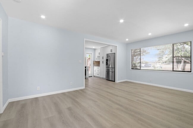 Building Photo - Beautifully Rehabbed Costa Mesa SFH with Large Yard
