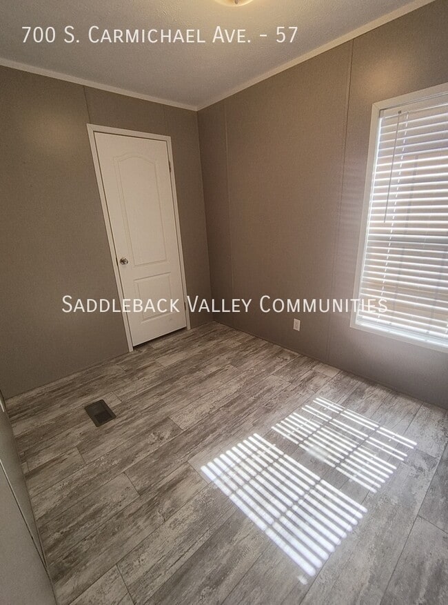 Building Photo - 700 S Carmichael Ave