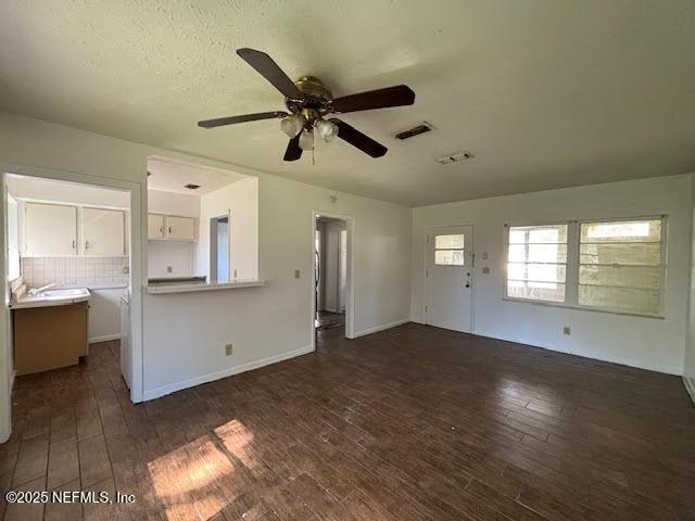 Building Photo - 5302 Janice Cir S