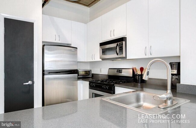 Building Photo - 1300 N Street NW-#517