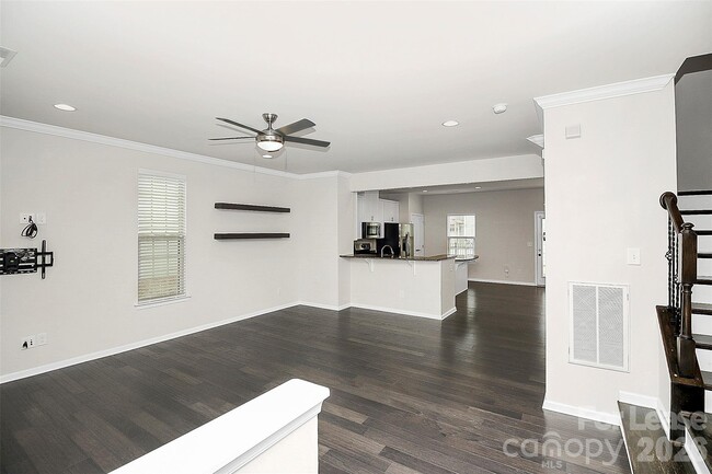 Building Photo - 3043 Potomac River Pkwy