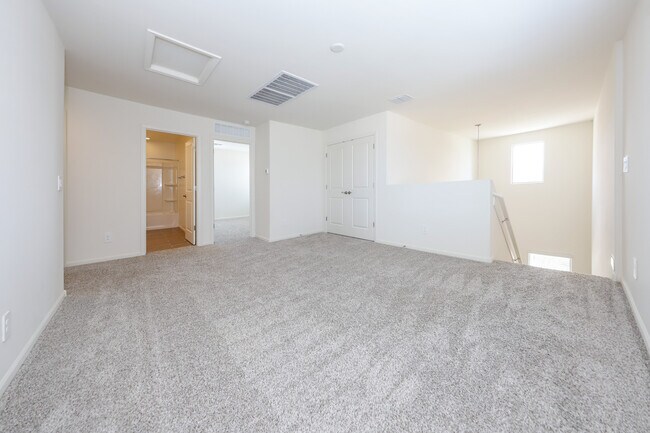 Building Photo - 7867 S Walnutview Dr