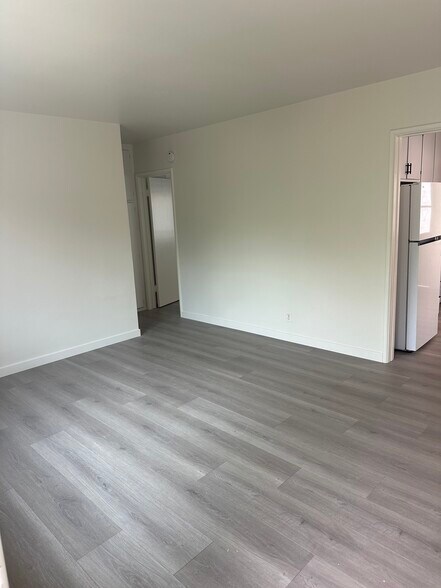 Building Photo - 205 W Palmer Ave