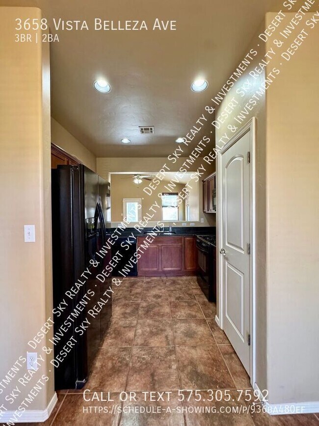 Building Photo - 3658 Vista Belleza Ave