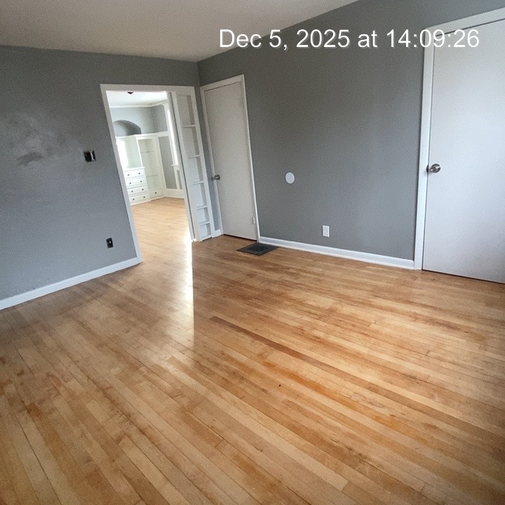 Building Photo - 823 E Clarke St