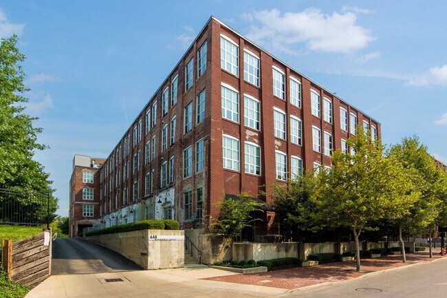 Building Photo - 400 W Nationwide Blvd