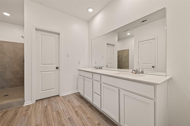 Building Photo - 3023 Ruby Rdg Dr