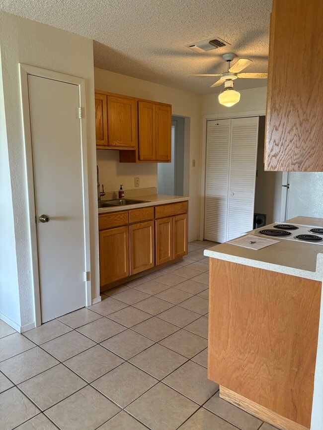 Building Photo - 349 Glenvalley Cir