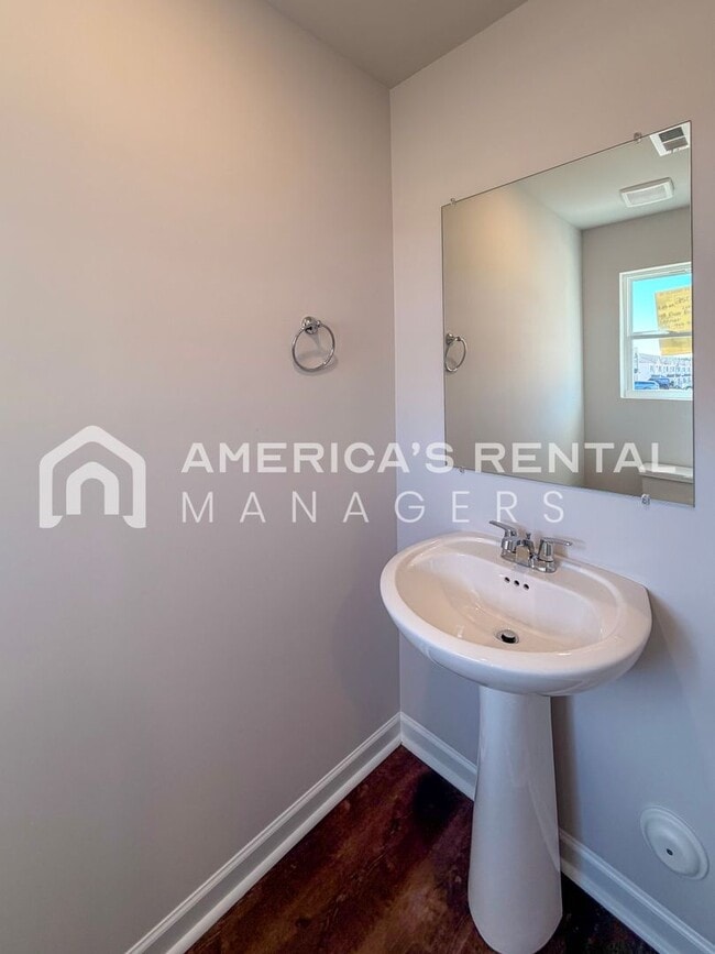 Building Photo - Modern Two Story Living in Lincoln, AL! Sign a 13-month lease by 3/31/2026 and receive a leasing ...