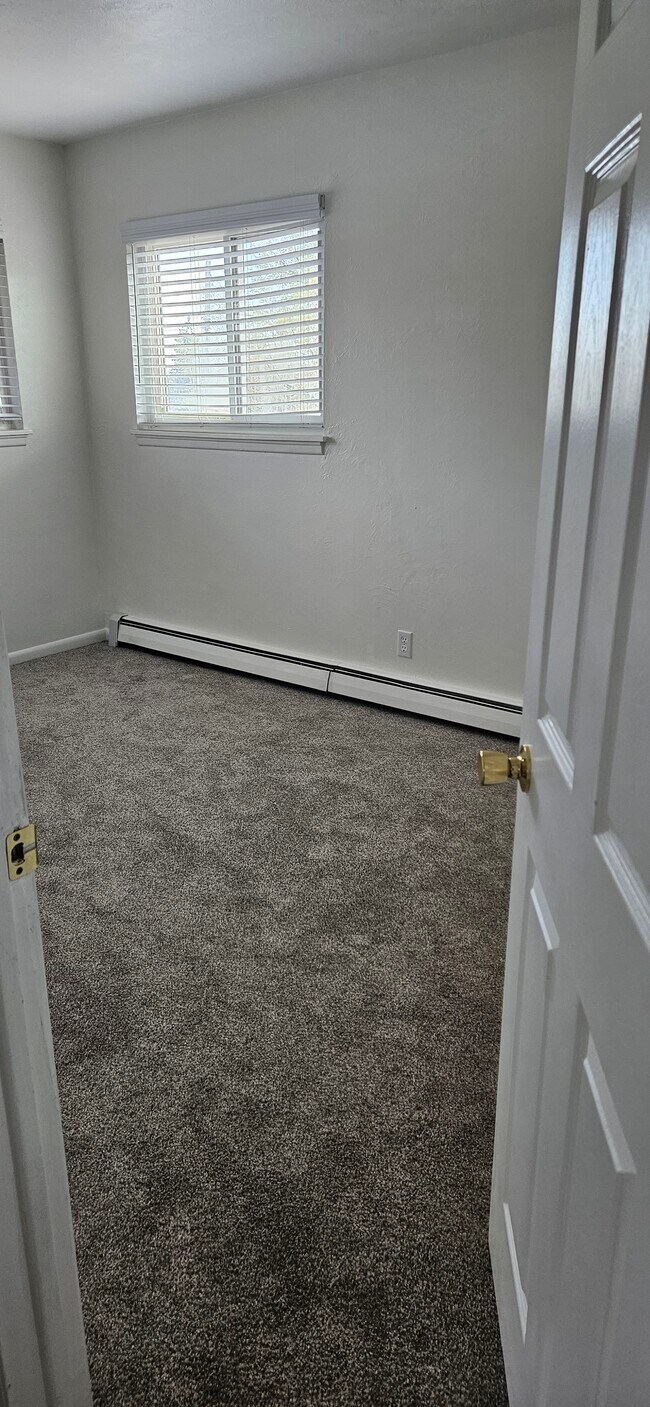 Building Photo - 2221 Cooper Ave