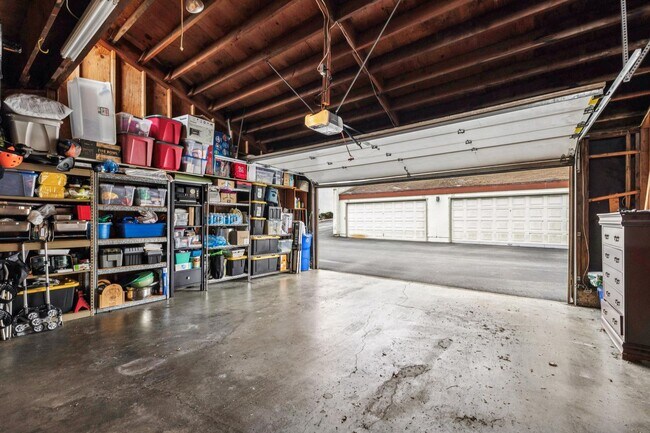 Building Photo - 5003 Palmetto Ave
