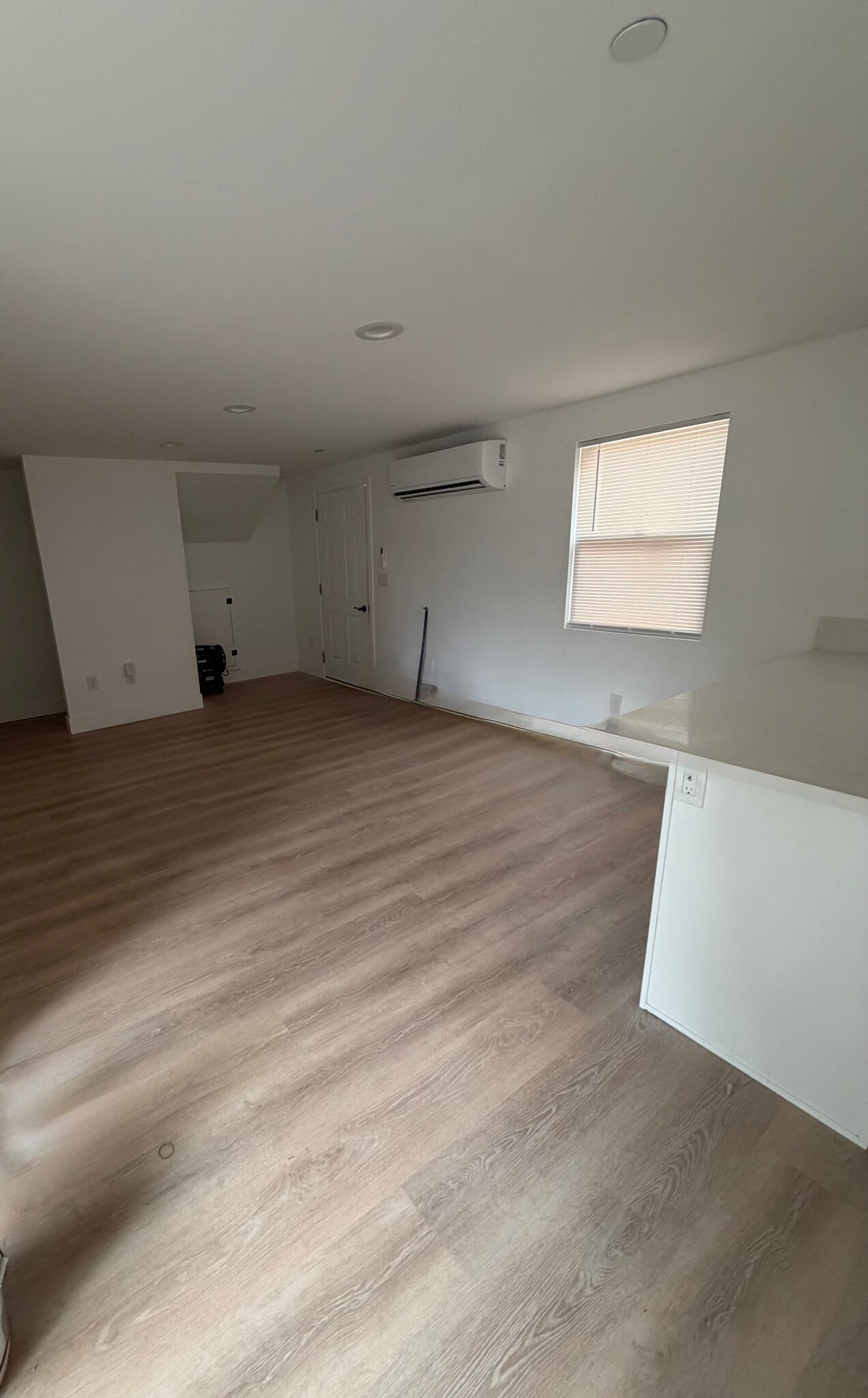 Building Photo - 212 S Orange Ave