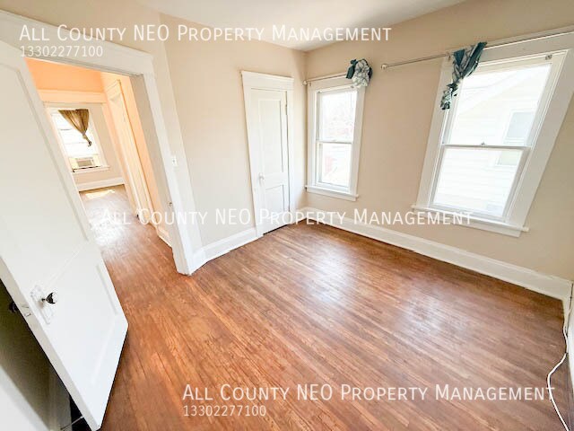 Building Photo - 3003 Portman Ave