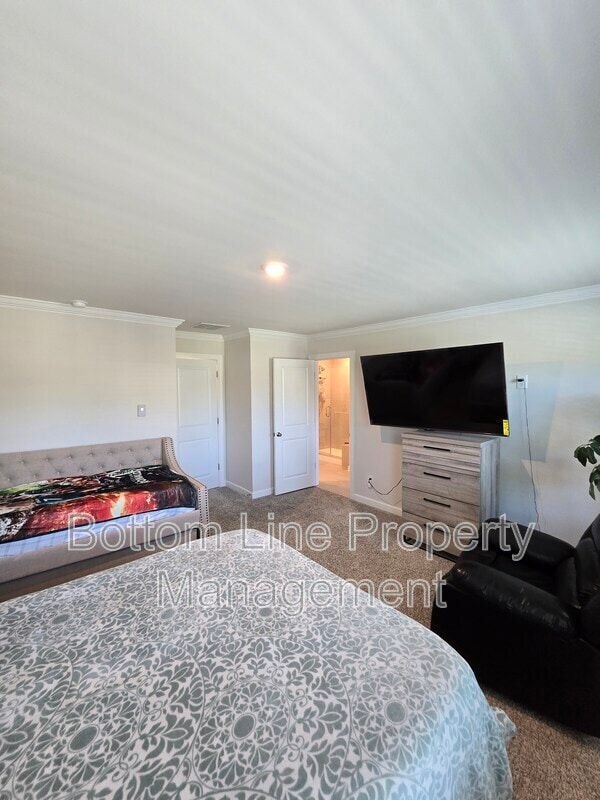 Building Photo - 1221 Colgher St