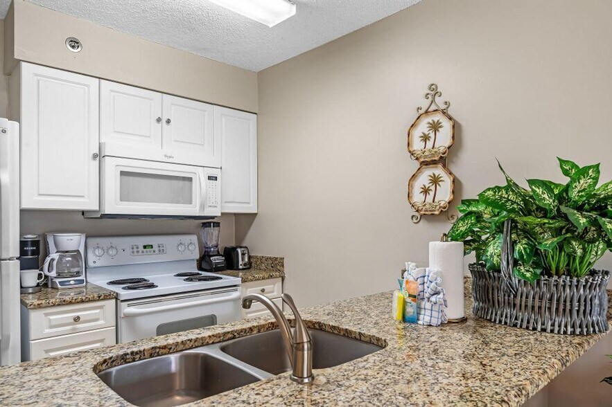 Building Photo - 24568 Perdido Beach Blvd