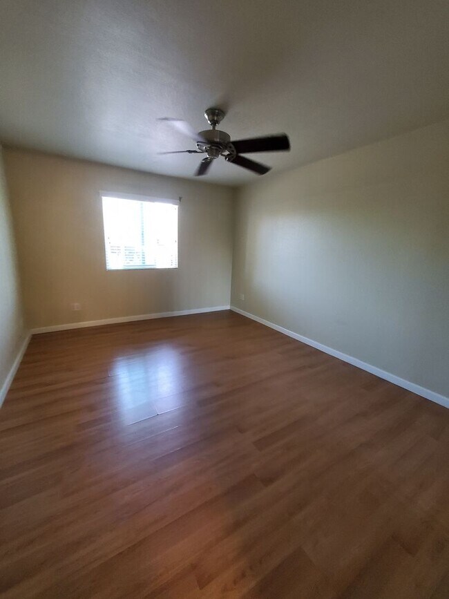 Building Photo - Melrose District 2 Bed Condo - Half Off First and Second Month