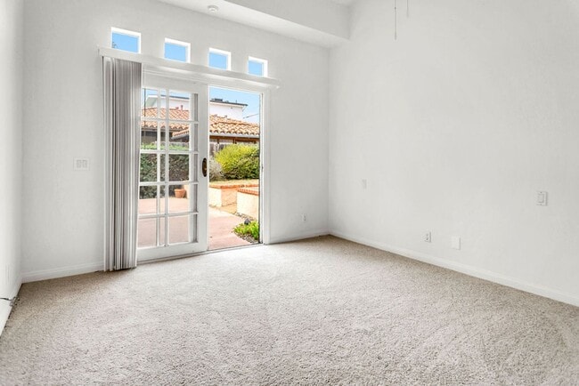 Building Photo - Great detached Home in Pacific Beach! Avai...