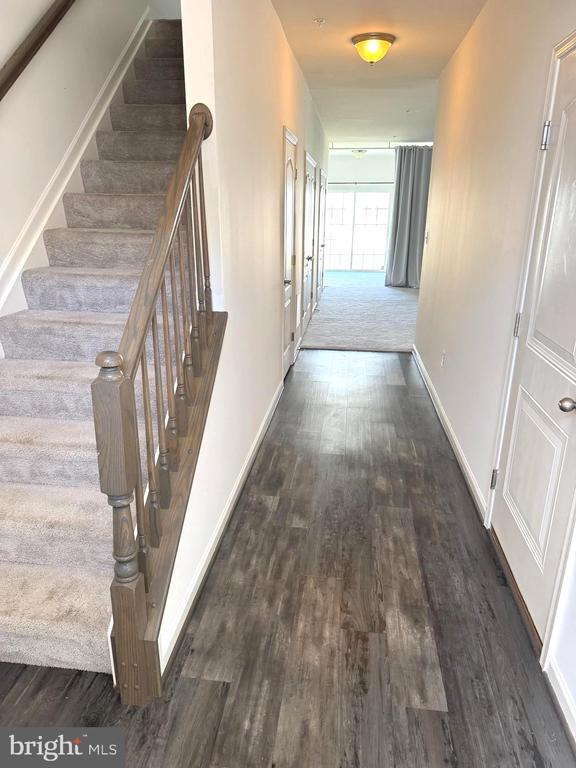 Building Photo - 9610 Eaves Dr