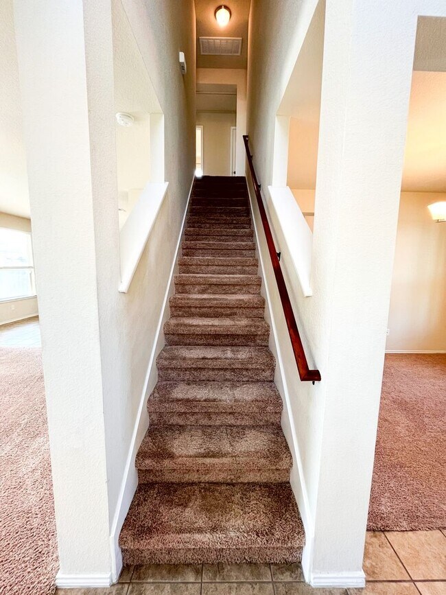 Building Photo - Available NOW!!!! This gorgeous home is located in The Landing Subdivision in Killeen. This home ...