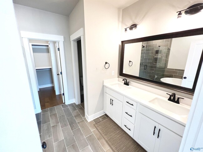 Building Photo - 130 Iberville St