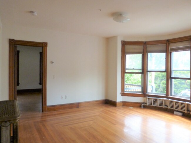 Building Photo - 111 N Winooski Ave