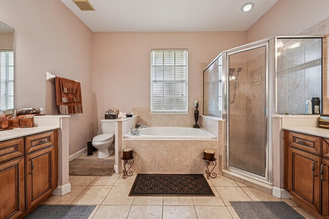 Building Photo - 3044 SW Savona Blvd