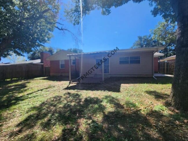 Building Photo - 5453 Wayside Ave