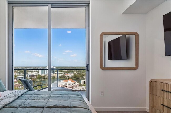 Building Photo - 400 Central Ave